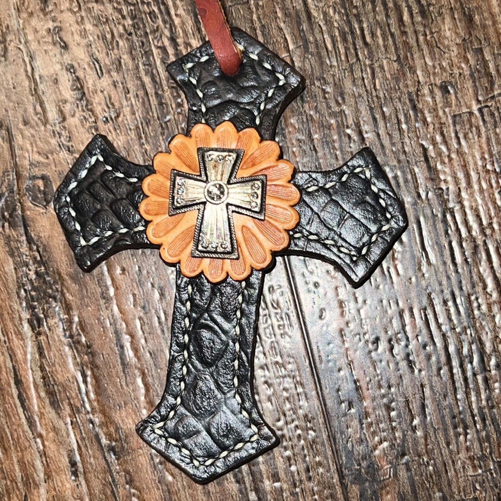 ❤️ Leather Saddle Cross